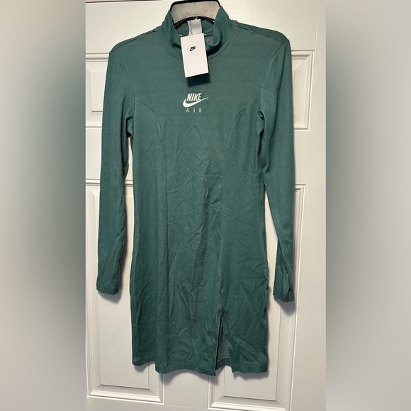 Nike women’s med l/s dress- nwt - Picture 1 of 3